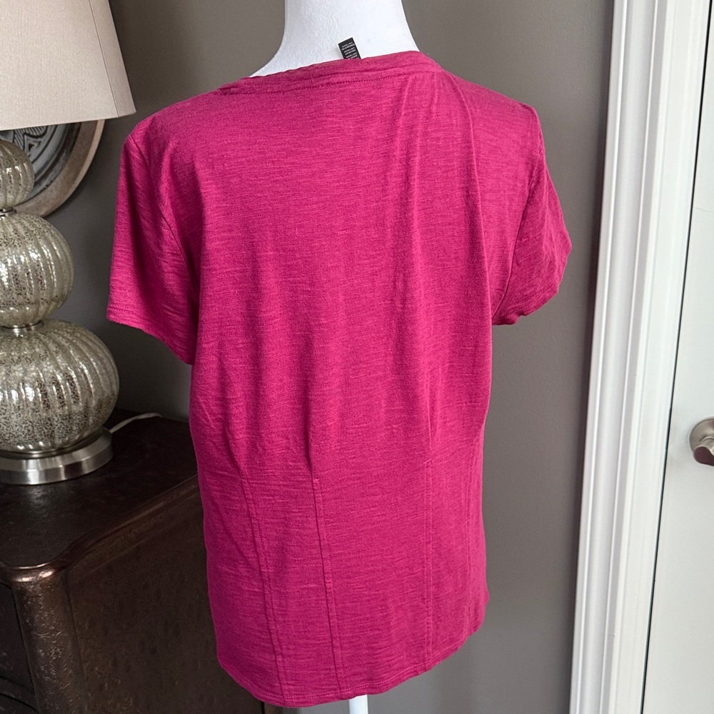 White House Black Market Fuchsia Scoop Neck Tee - Picture 4 of 5